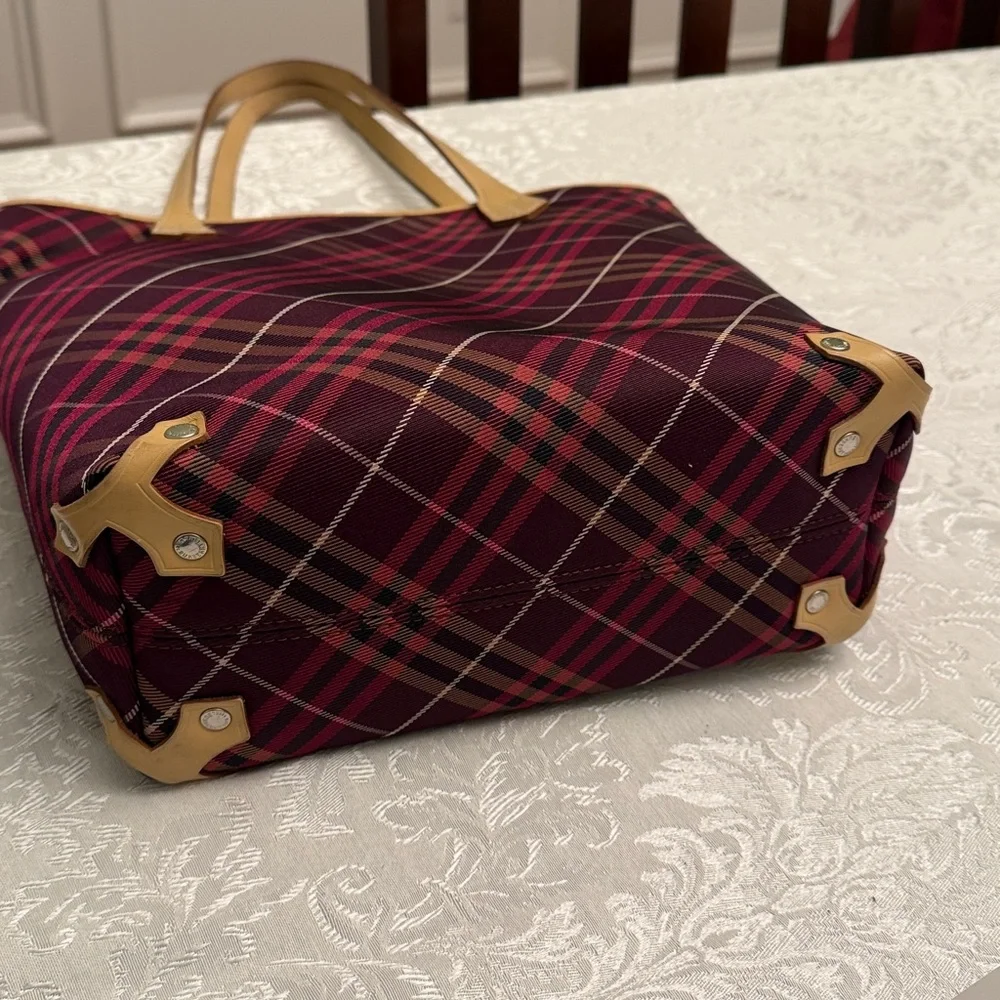 Burberry Nova Tote💕free Canvas Burberry Cosmetic Case